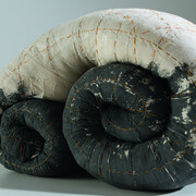Anu Põder, Rulli keeratud figuur (Figure enroulée) (détail), 1992. Avec l'aimable autorisation du Musée d'Art Moderne de Paris