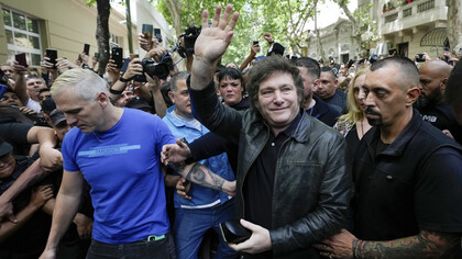 Javier Milei, élu président en Argentine. Il aura fallu seulement deux ans d’activisme pour que cette coalition s’installe dans le paysage politique © Matias Delacroix/AP