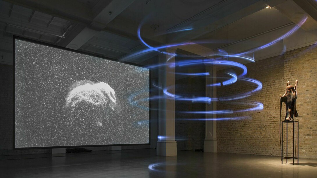 Alicja Kwade, Medium Median, 2016, Installation View, Whitechapel Gallery. Courtesy: The artist & Whitechapel Gallery Photo: Roman Marz 