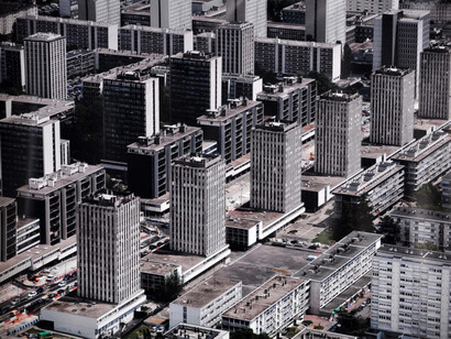 Repetição pura: Vista aérea de Sarcelles, arredores de Paris, França