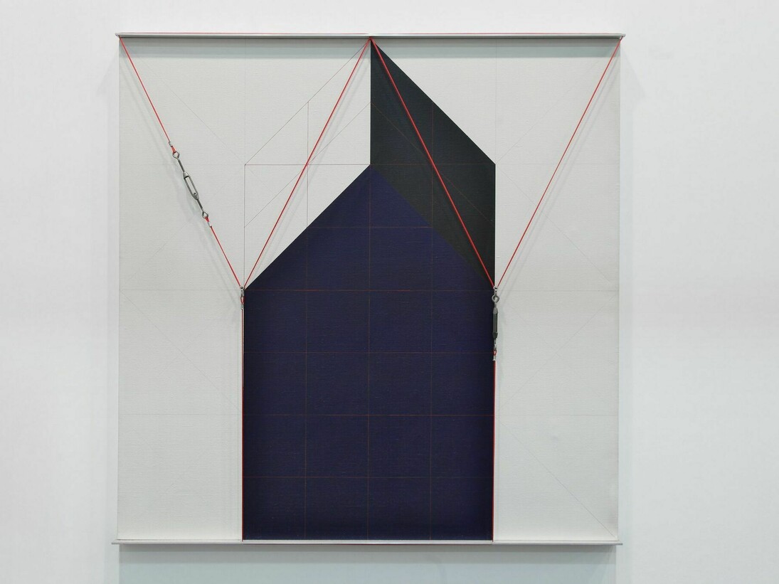 Architettura1973acrylic and cables on canvas 100 × 100 cmPhoto by: Bruno BaniCourtesy: Cortesi Gallery, London – Lugano
