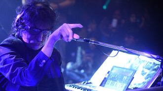 Charly García durante el show Homenaje a Gustavo Cerati, 04 de noviembre de 2014, Buenos Aires, Argentina