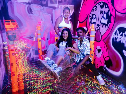 Mais do que entretenimento, representam formas de resistência e inovação social, pois transformam a dor e a exclusão em criação coletiva e consciência política