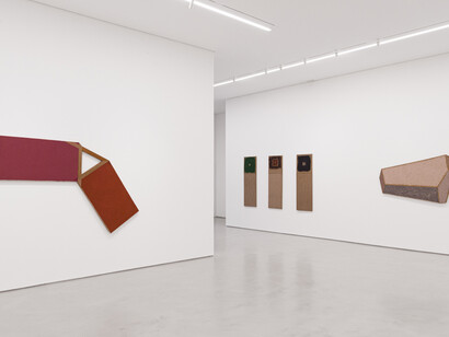 Manfredo de Souzanetto, Da terra, o que vem...exhibition view. Courtesy of Simões de Assis Gallery