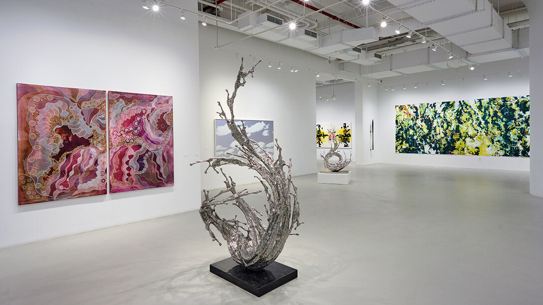 Various artists, Monumental, exhibition view. Courtesy of Sundaram Tagore Gallery