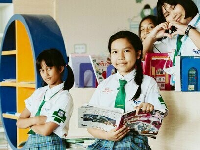 A biblioteca possui também um diretório de eventos realizados pelo Memorial, um diretório de países que compõe a América Latina e um de sites selecionados e indexados sobre temáticas desse espaço geográfico 