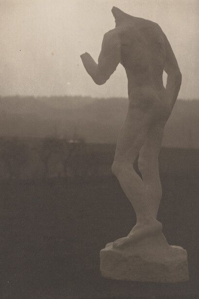Stephen Haweis (1878–1969) et Henry Coles (1875-?), Étude pour Pierre de Wissant 1903–1904, épreuve
au charbon, H. 22,20 L. 16,40 cm Ph. 1336