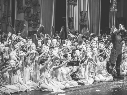 Un momento del “Fidelio” allestito da Manu Lalli nel 2015 al Teatro del Maggio Musicale Fiorentino © Michele Monasta