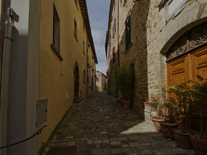 Montone is a small comune in Umbria’s Province of Perugia, about 35 km north of Perugia, and is officially included in I Borghi più belli d’Italia
