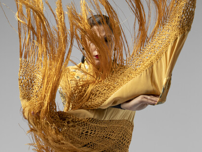 En el mundo de la moda de alta gama, el uso de técnicas artesanales tradicionales ha cobrado gran relevancia, elevando la calidad y el valor de las prendas