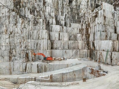Carrara Marble Quarries, Cava di Canalgrande #2, Carrara, Italy 2016 © Edward Burtynsky, courtesy Admira Photography, Milan / Nicholas Metivier Gallery, Toronto