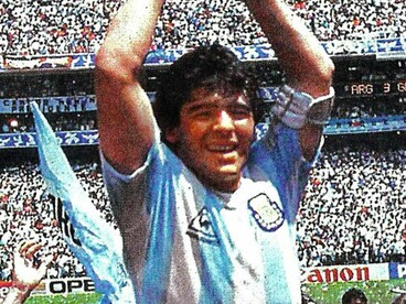 Maradona ‘could play with a team of corpses and still make them champions