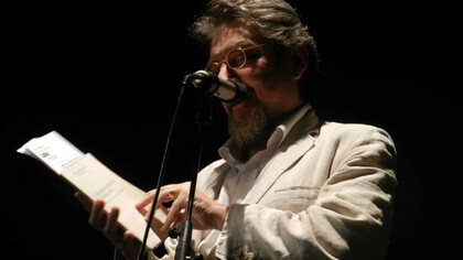 Girolamo De Simone durante un reading