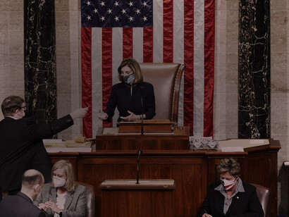 Bajo el liderazgo de Pelosi, la Cámara de Representantes sometió al presidente Donald Trump a juicio político el 18 de diciembre de 2019 y nuevamente el 13 de enero de 2021