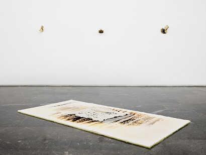 M Reme Silvestre, L'escala fosca del desig no té barana, vista de exhibición. Cortesía de Galería Luis Adelantado