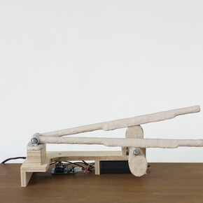 Mire Lee, Exercise for things with bones, 2016, Oil clay on a found object, motor structure with mixed media, 15 x 7 x 38 cm. Courtesy of Kukje Gallery