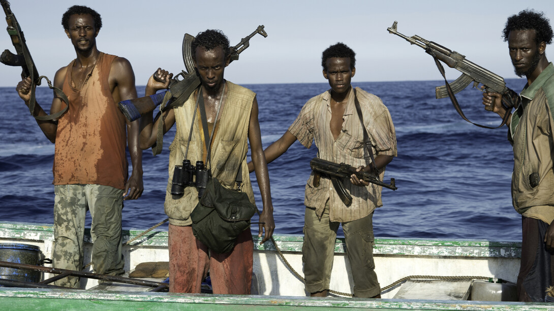 Piratas africanos en una imagen de la película "Capitán Phillips" (2013)