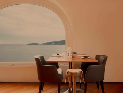 La sala dove si tiene la colazione con meravigliosa vista sul mare, Hotel Bristol, Portofino, Italia