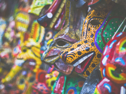 Grafismos e cores tradicionais da cultura de Guatemala
