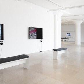 Harun Farocki, Inextinguishable fire, exhibition view. Courtesy of Greene Naftali Gallery