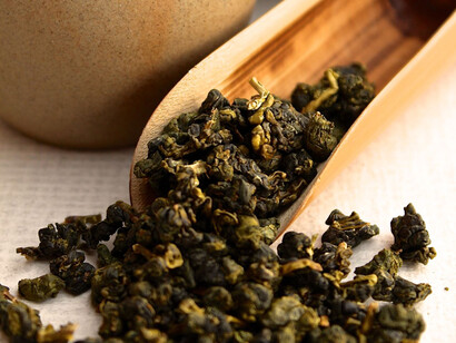 Una dose giusta di foglie di Gan Nen per preparare un buon tè