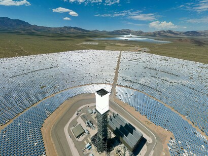 A expansão da energia solar no Brasil tem sido consistente e expressiva. Em 2025, o país adicionou cerca de 11,8 gigawatts (GW) à sua capacidade instalada, consolidando a fonte como uma das principais da matriz energética nacional




