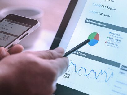 Todo lo que provea de tareas y servicios de forma desasistida, pero con visión cliente, será el futuro del sector