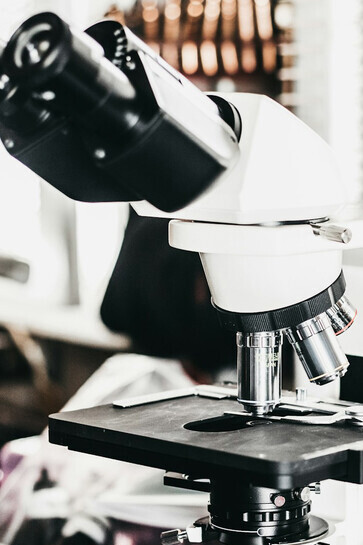 A microscope represents the healthcare revolution thanks to nanobiotechnology