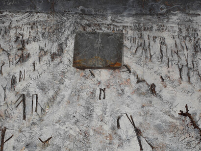 Anselm Kiefer, Black Flakes (Schwarze Flocken), 2006. Oil, emulsion, acrylic, charcoal, lead books, branches and plaster on canvas, 330 x 570 cm. Private collection, c/o Museum Küppersmühle für Moderne Kunst. Photo Privatbesitz Famille Grothe / © Anselm Kiefer
