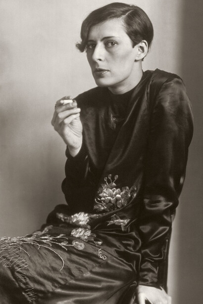 August Sander, Segretaria presso la Radio della Germania Occidentale a Colonia, 1931