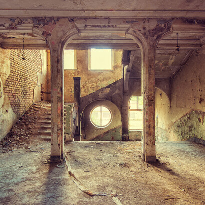 Gina Soden, Klasztor (detail), 2014, C type print on Baryta Fine Art paper, Paper size: 35 x 47 ½ in / 88 x 123 cm, Edition of 10 plus 2 artist proofs, courtesy of Eleven, London 
