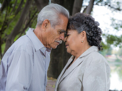 Habría sido difícil determinar si Micaela estaba más enamorada de Atanasio o Atanasio de Micaela