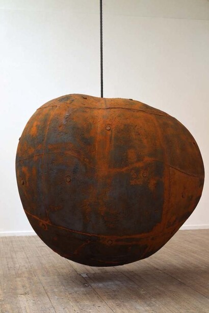 Antony Gormley,
BODY, 1991/93.

Cast iron and air. 229 x 259 x 219 cm. Installation view, Malmö Konsthall, Malmö, Sweden Photograph by Jan Uvelius, Malmö © the artist.