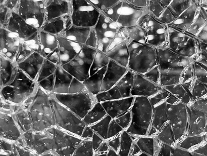 Specchio rotto. Origini e significati nascosti delle credenze superstiziose