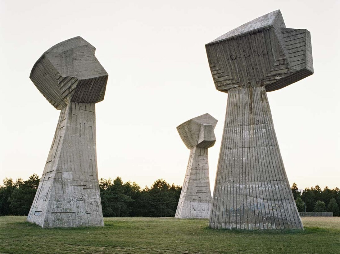 Jan Kempenaers, Spomenik #11 (Niš), 2007, courtesy of Breese Little