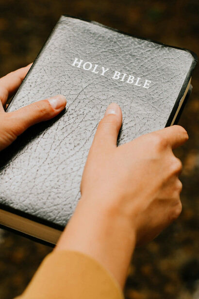 O crescimento populacional zero, proposto por teóricos nos anos 1970, contraria a visão da Igreja Católica sobre a procriação como um dom natural do matrimônio, o que pode explicar parte de seu declínio no Brasil