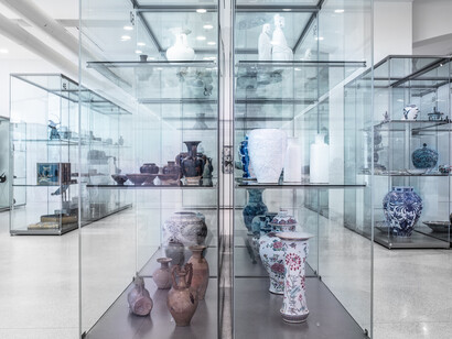 Open Storage of the Art of Asia. Courtesy of Národní galerie Praha