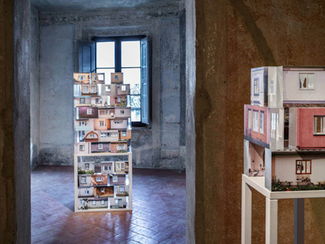Zhanna Kadyrova, "Mia casa, mia fortezza", Exhibition view. Courtesy of Galleria Continua