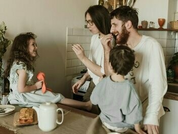 Pai, mãe e filhos. Eu sempre acreditei que meu maior feito na vida era ser mãe. Além de mim, várias pessoas ao meu redor validavam minha maternidade. "Você nasceu para isso", diziam. "Que sorte têm seus filhos." E, por muito tempo, eu também acreditei nisso