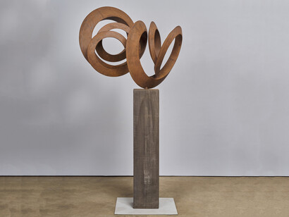 Lines in motion, artwork in exhibition. Courtesy of Opera Gallery