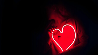 Descubra como o amor e a empatia estão sendo redefinidos na era digital e os desafios que enfrentamos para cultivá-los
