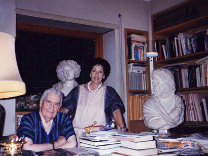 Federico Zeri nel suo studio con Elena De Maria, ph Salvatore G. Vicario
