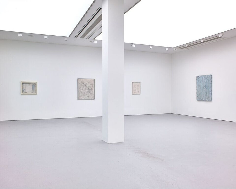 Bram Bogart, Exhibition view. Courtesy of 	Saatchi Gallery