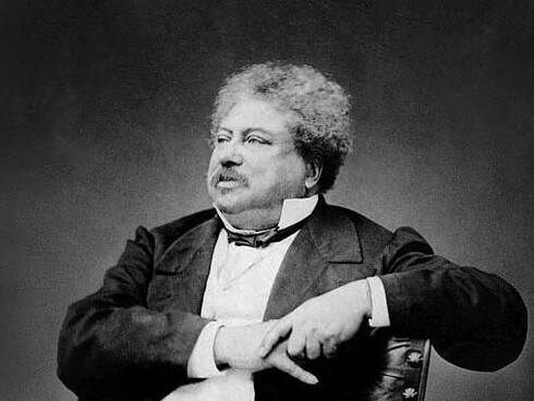 Il romanzo storico ottocentesco ha una caratteristica che si ripropone anche ne I tre moschettieri: i protagonisti sono personaggi di fantasia che interagiscono con altri personaggi realmente esistiti