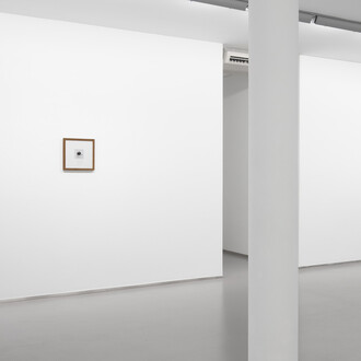 Verschiedene künstler, Small - contemporary, ausstellungsansicht. Mit freundlicher genehmigung der Galerie Bernd Kugler