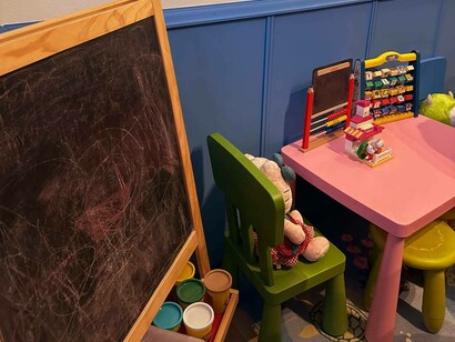 L'angolo giochi per i bimbi della “stanza per sé”, iniziativa di Soroptimist International d’Italia