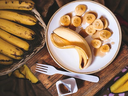 Sliced banana for a healthy breakfast