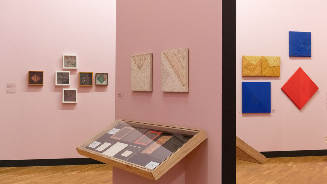 Neide Sá: vida, doce mistério, vista da exposição. Cortesia da Pinacoteca