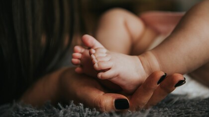 Semmelweis descubrió que la incidencia de la fiebre puerperal podía ser disminuida drásticamente usando desinfección de las manos en las clínicas obstétricas