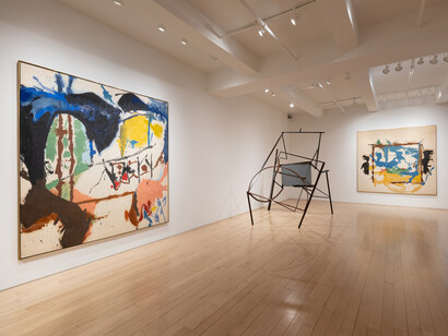 Helen Frankenthaler and Anthony Caro, Similitudes: color, form, friendship, exhibition view. Courtesy of Yares Art
